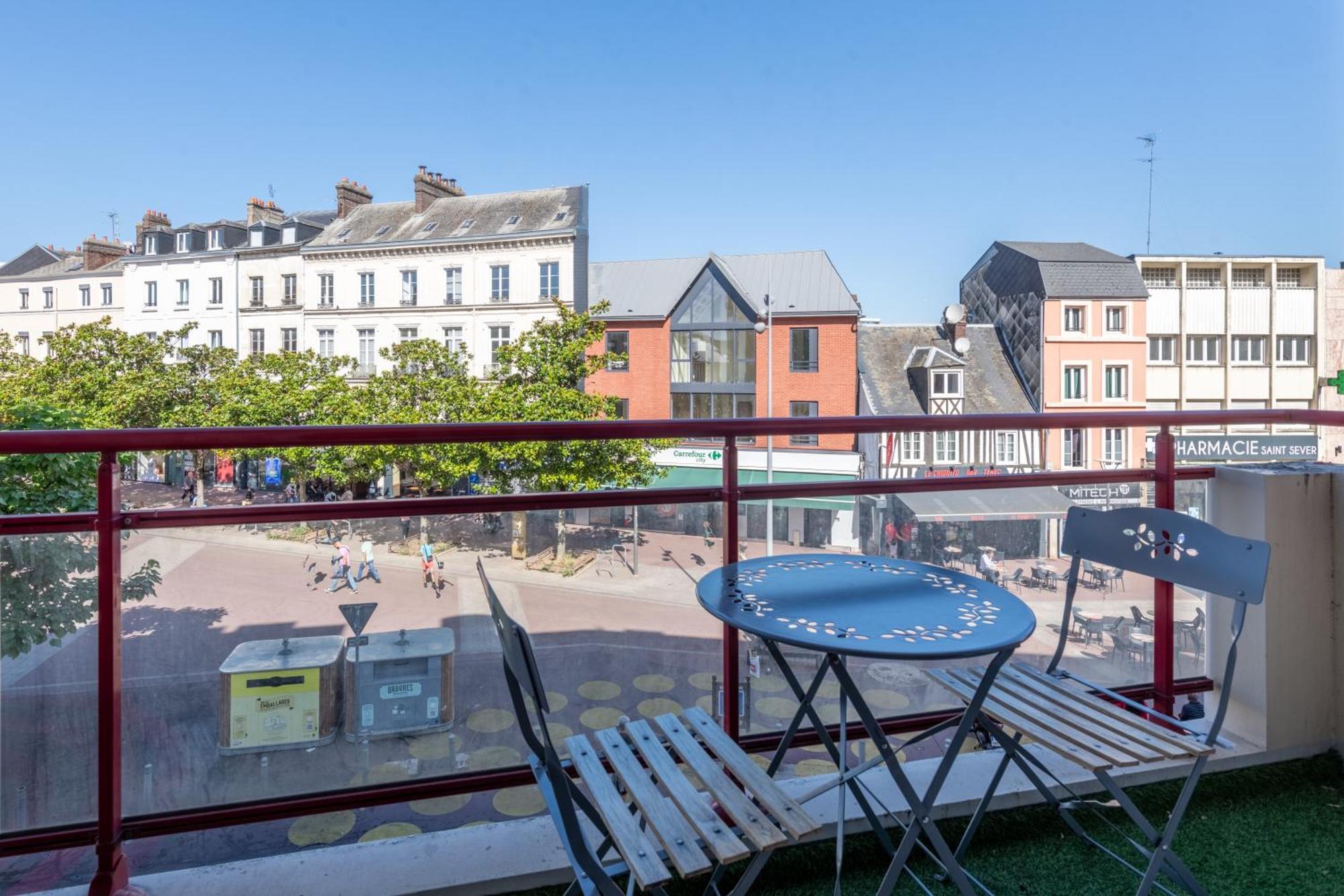 Chic Appart Avec Parking Au Centre-Ville Rouen Exterior photo